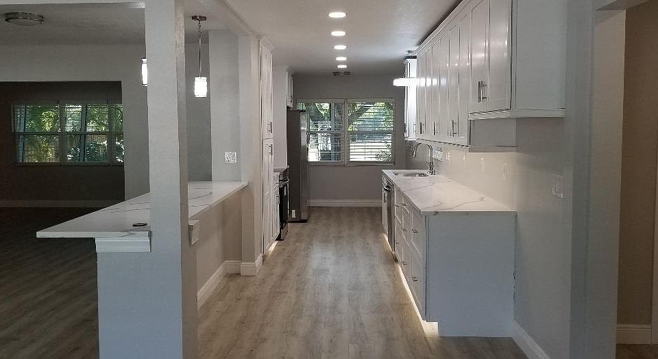 1st image of 10248 N Valle Dr
