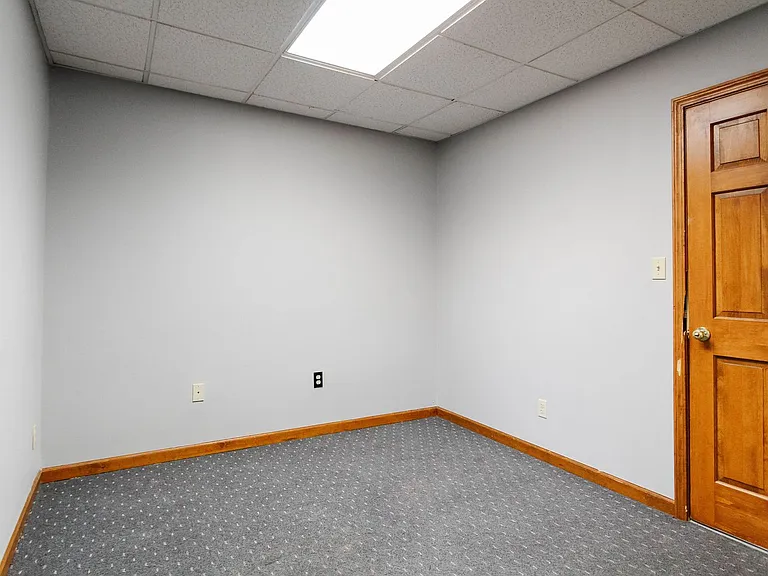 Spacious Northside Apartments — Photo 19