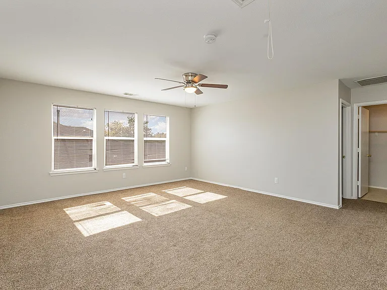 1121 Charlotte Dr — Photo 24