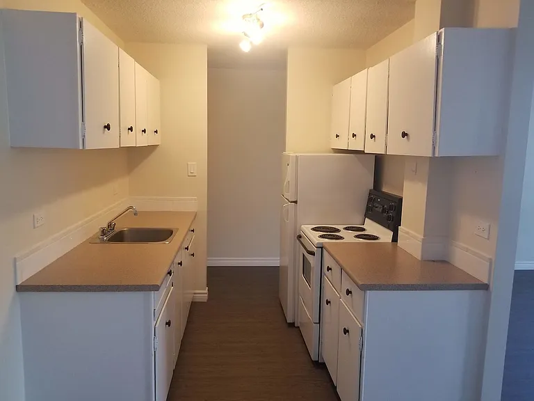 2315 14a St SW #9 — Photo 5