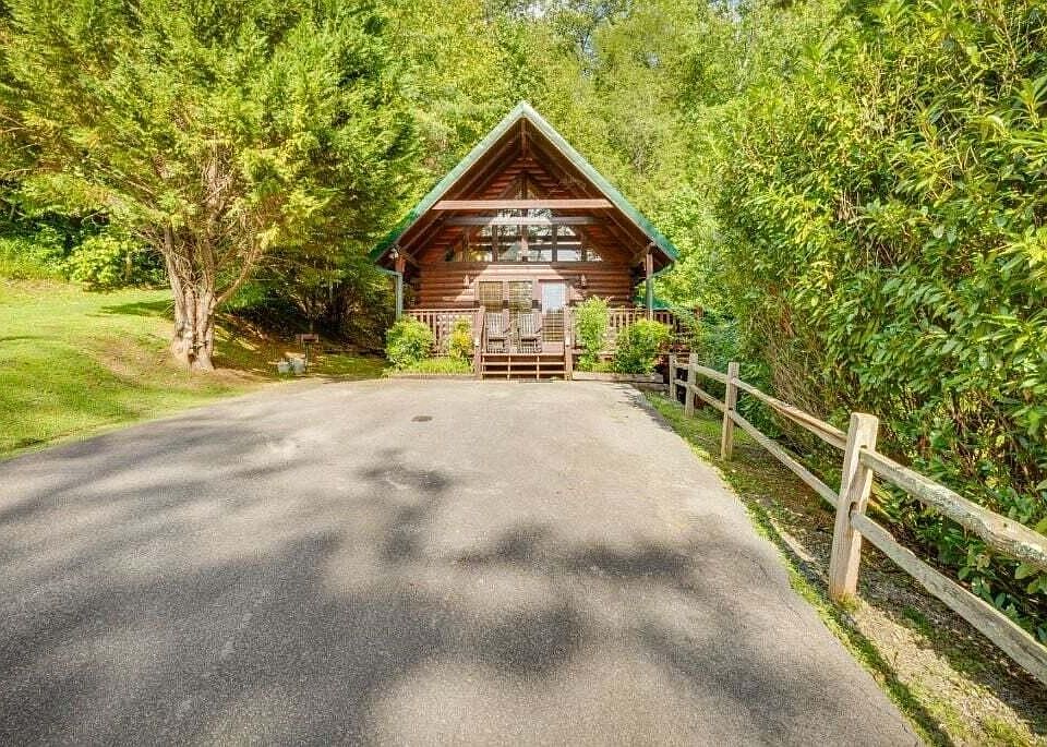 1st image of 808 High Mountain Way