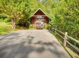 808 High Mountain Way, Gatlinburg, TN 37738