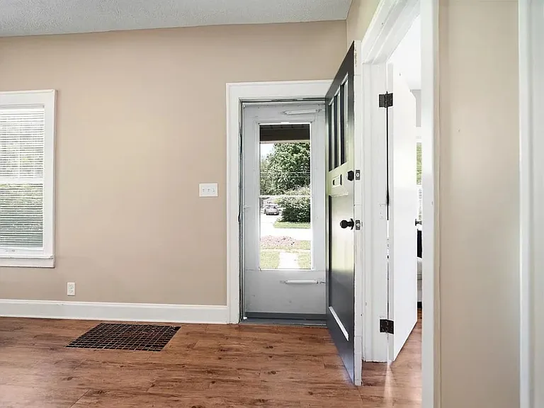 803 Osage St — Photo 5