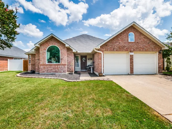 317 Clayton St, Grand Prairie, TX 75052