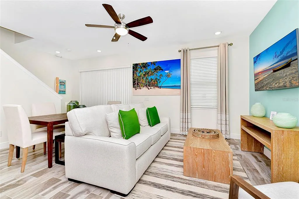 4 bed, 3.0 bath, 1712 sqft, $3,400 — Photo 3