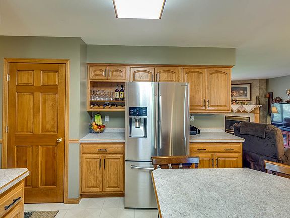 3rd image of 6220 Oakbury Dr