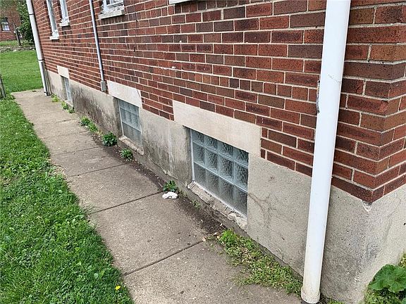 3rd image of 1365 Florence St