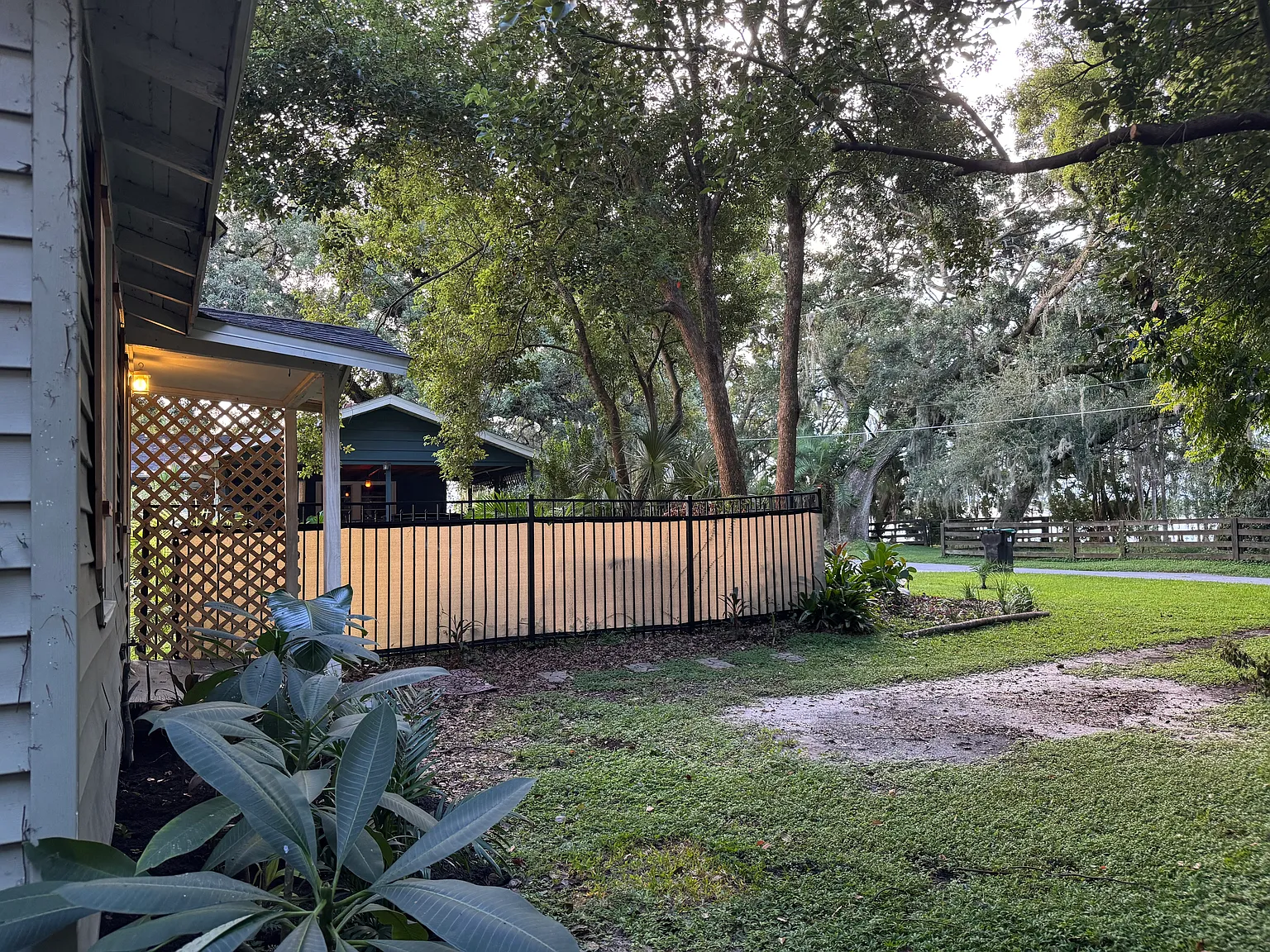 3220 Alamo Dr — Photo 2