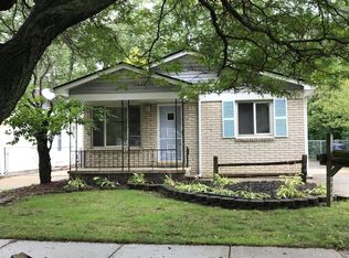 18490 Sumner, Redford, MI 48240