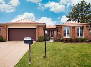 310 Buckthorn Cir, Northbrook, IL 60062