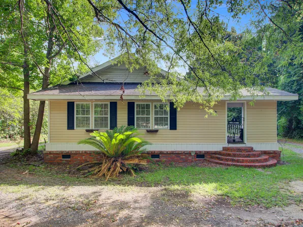 3943 Byrnes Dr, Saint Stephen, SC 29479