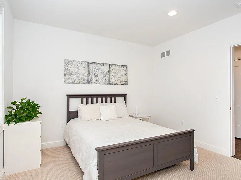 25925 York Rd — Photo 68