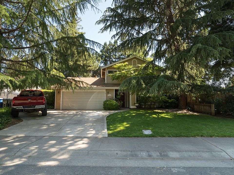 2nd image of 1970 Moontree Dr
