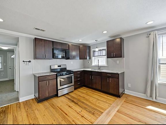 5th image of 5136 W Barry Ave #2