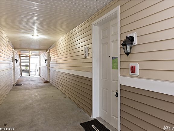 4th image of 10007 186th St E Unit 130