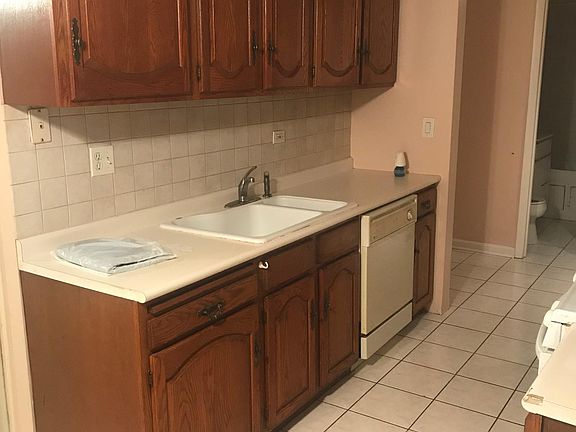 2nd image of 8936 N Parkside Ave APT 103