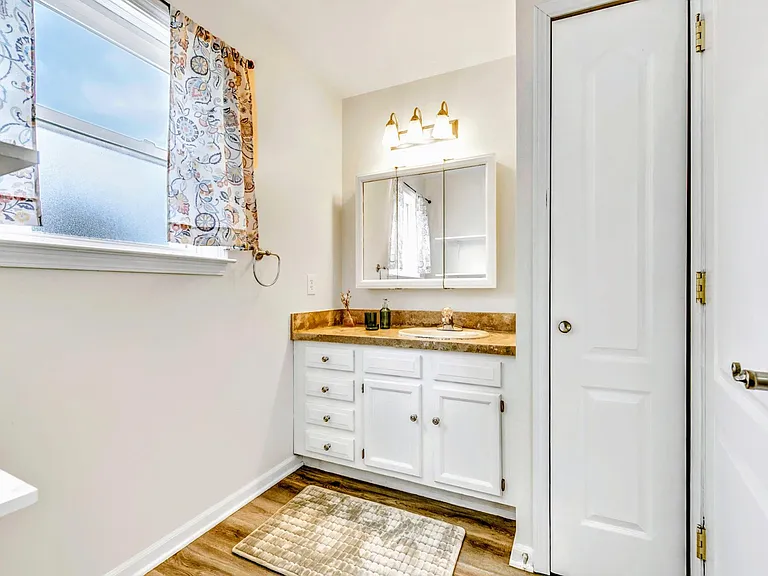 2812 N Main St — Photo 17