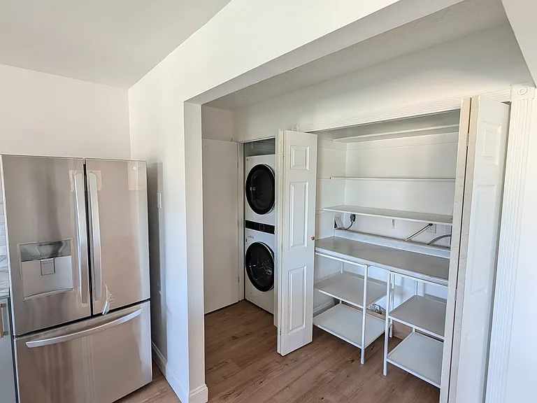 5350 Camelot Dr #10 — Photo 7