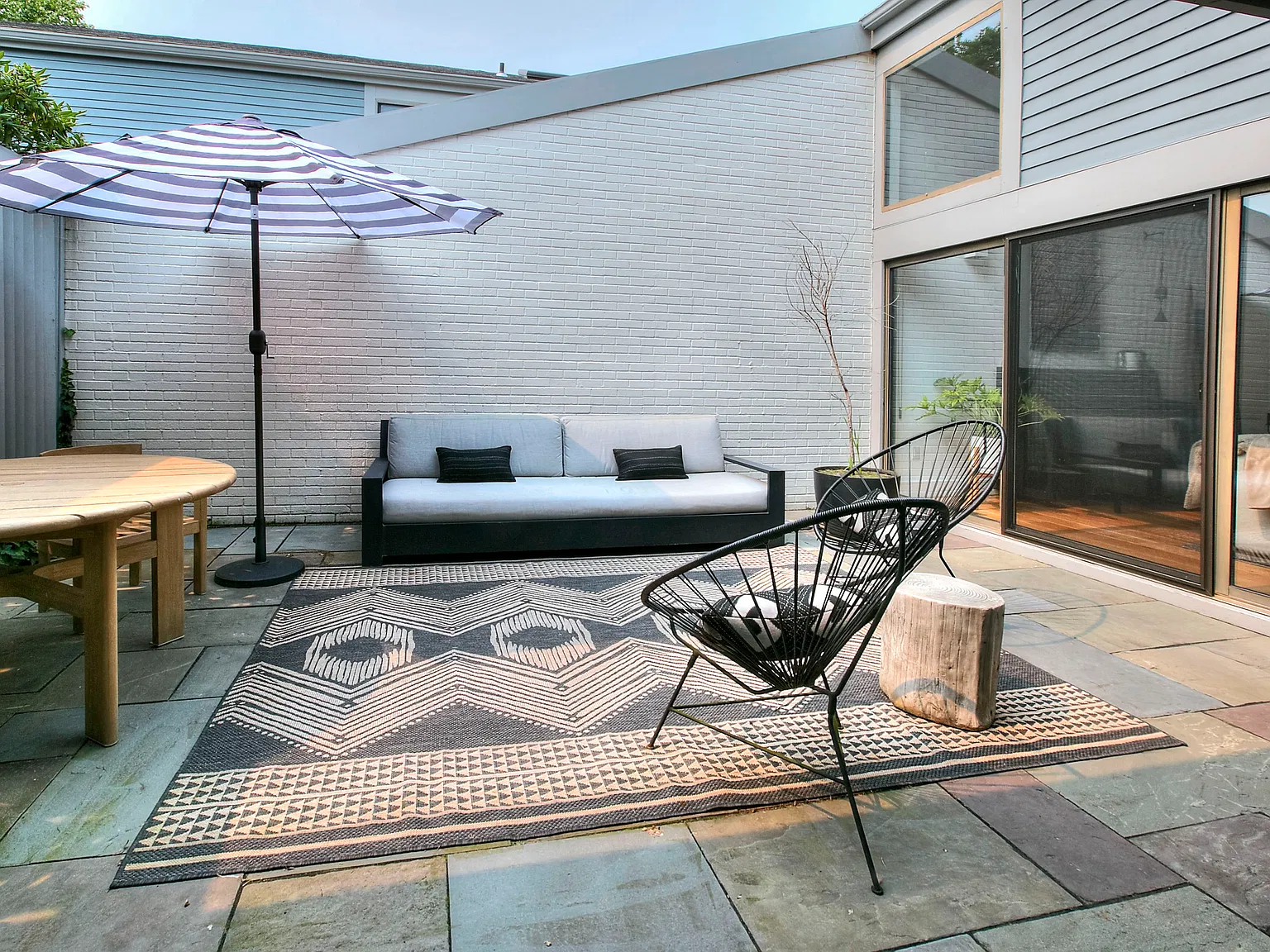 2 bed, 2.5 bath, 2161 sqft, $8,500 — Photo 4