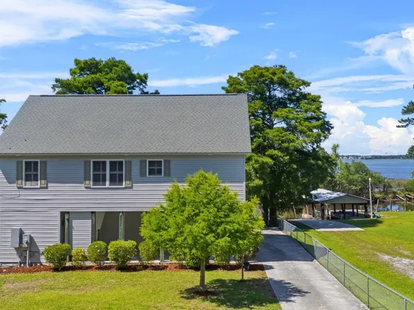 141 Sherrill Loop Rd, Sneads Ferry, NC 28460