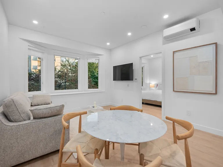 957 Nicola St #203 — Photo 18