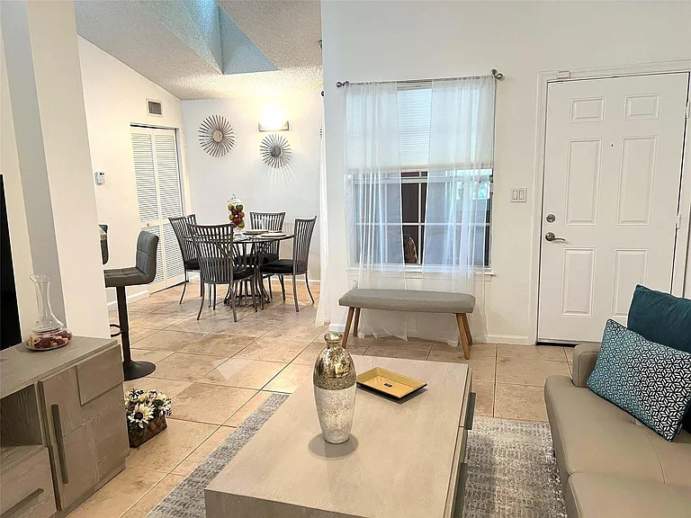 1125 Crystal Way #F — Photo 8