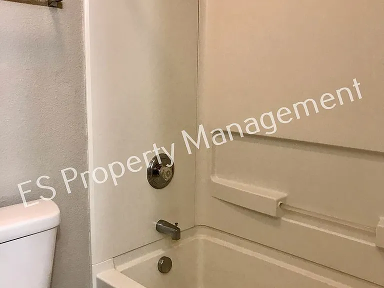 11355 Congaree Way — Photo 32