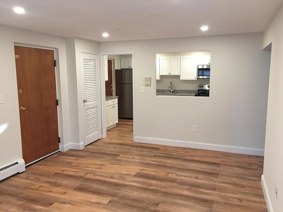 1st image of 389 Washington St #9