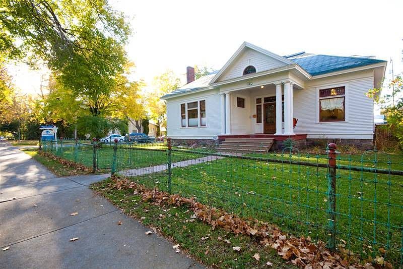 1st image of 431 E Pine St