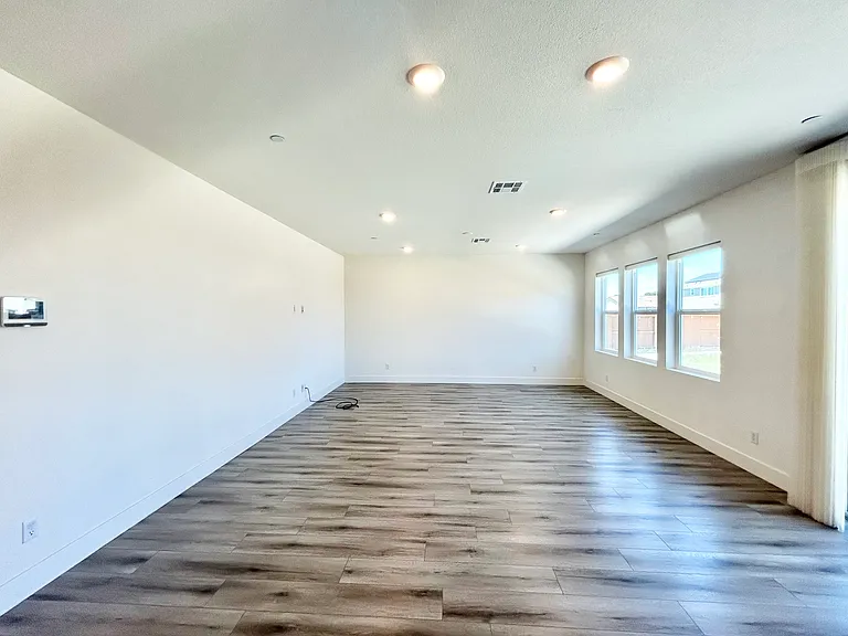15581 Kellogg Creek Ct — Photo 11