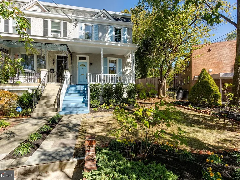 4457 Macarthur Blvd NW — Photo 16