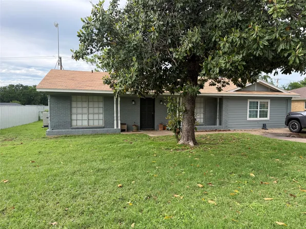 2809 N Murco Dr, Mineral Wells, TX 76067