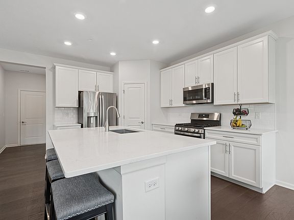 3rd image of 2830 Kessler Dr