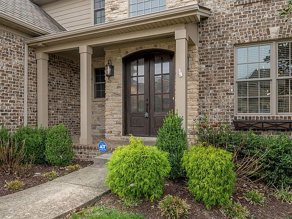 3rd image of 2501 Pascoli Pl