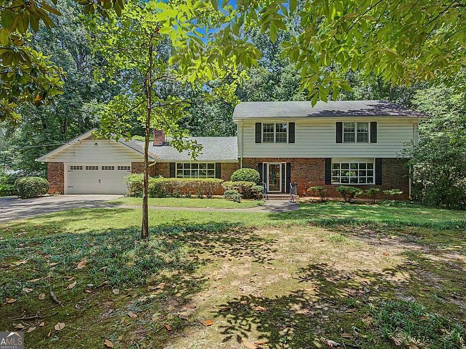 1st image of 483 Summit Ridge Dr