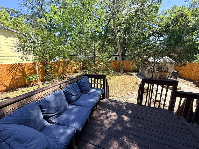2534 Gilmore St — Photo 15