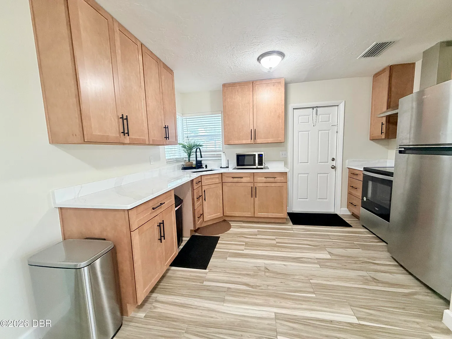 2 bed, 2.0 bath, 1024 sqft, $1,850 — Photo 2