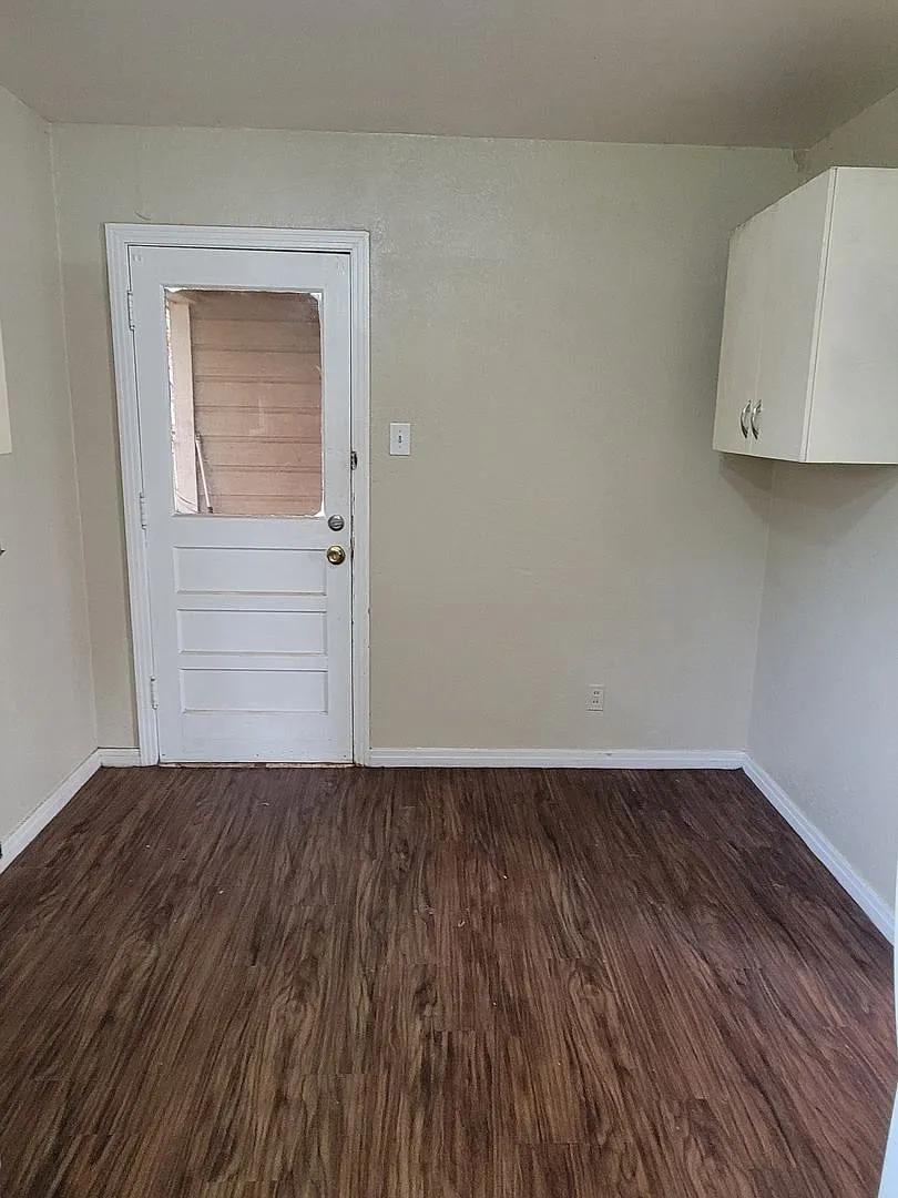 1205 Smith Dr. — Photo 4