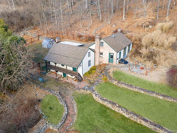 2nd image of 689 S Mountain Rd