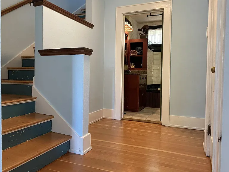 164 W 18th Ave — Photo 15