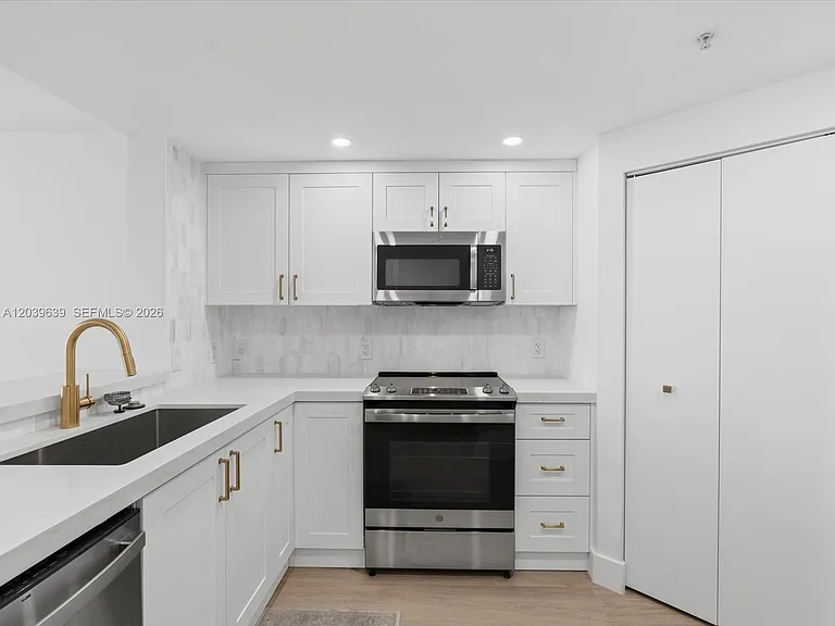 701 Brickell Key Blvd #1201 — Photo 8