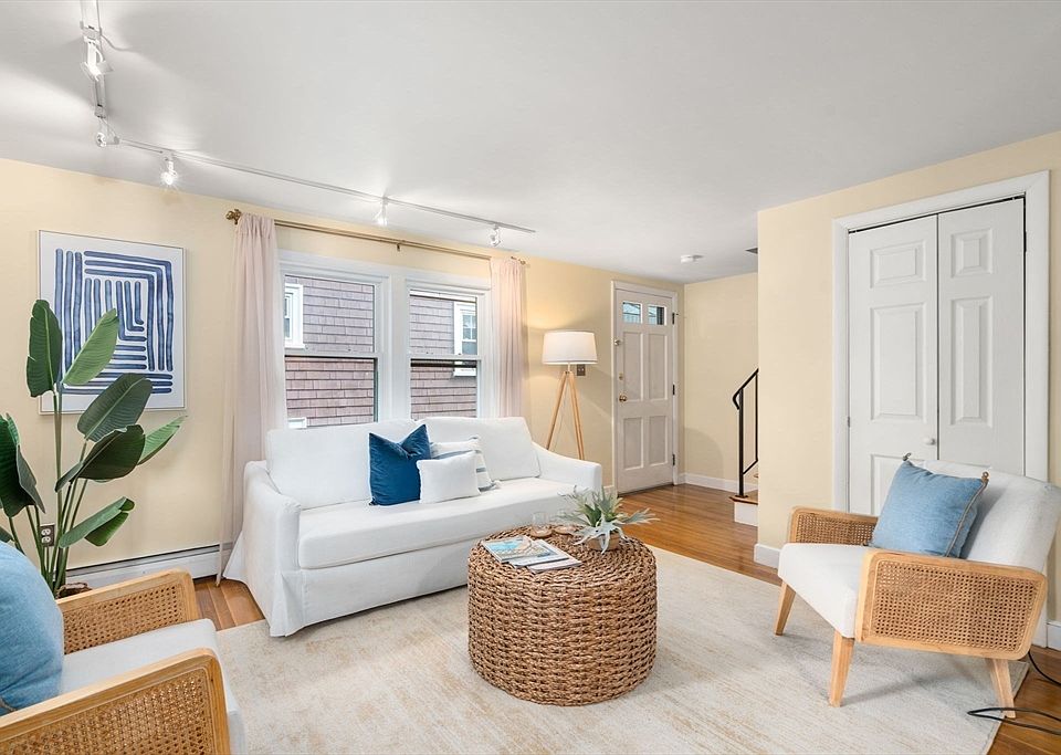 1st image of 26 Laurel St Unit 26