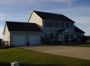 70740 Clover Ridge Dr, Saint Clairsville, OH 43950