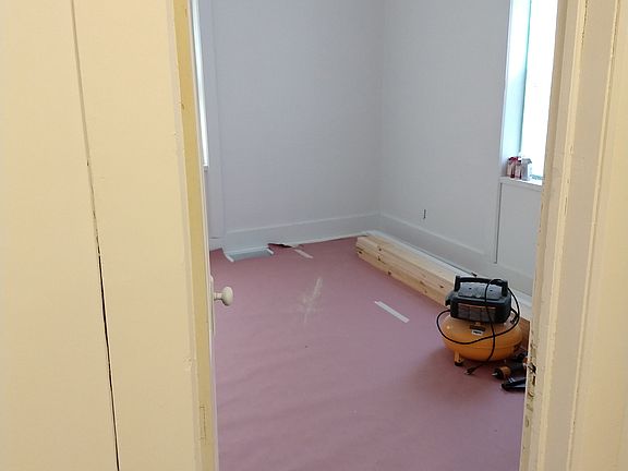 5th image of 104 S C St