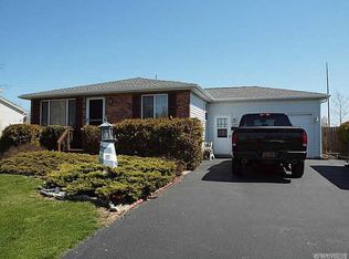 6921 Walmore Rd, Niagara Falls, NY 14304