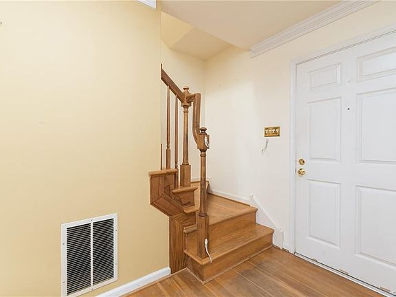 3rd image of 2806 Battery Ave