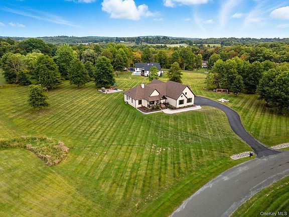 4th image of 11 Knolls Road