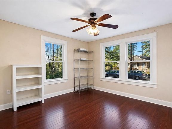 4th image of 822 W 21st Ave