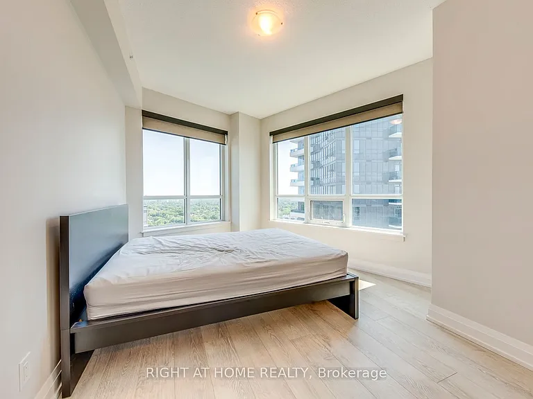 7171 Yonge St #2415 — Photo 4