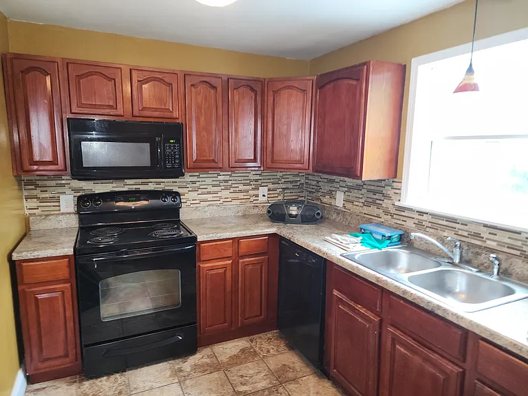 4904 Inglewood Ct — Photo 4